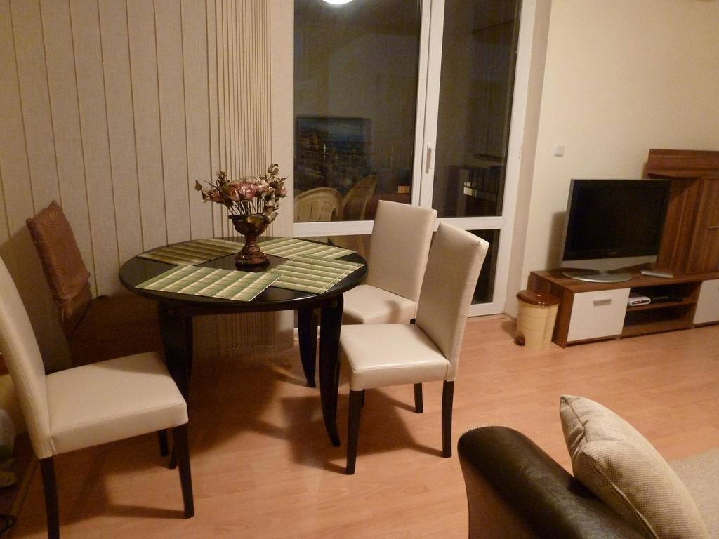 Private Apartments In Privilige Fort Beach 埃勒尼特 外观 照片