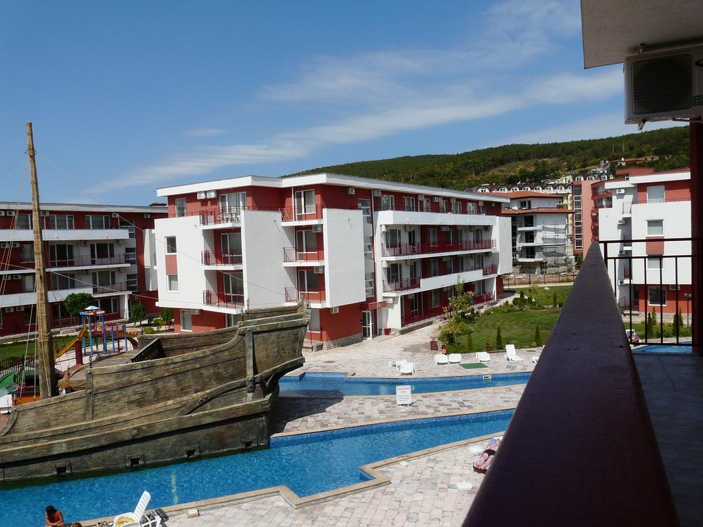 Private Apartments In Privilige Fort Beach 埃勒尼特 外观 照片